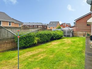Communal garden- click for photo gallery